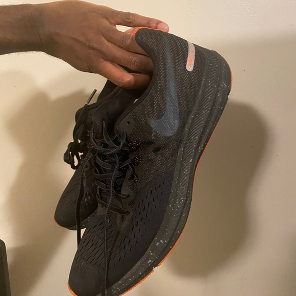 Nike Zoom Winflo 4 Shield Running Shoe - Picture 7 of 8